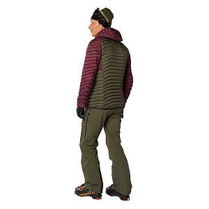 Dynafit Radical Down RDS Hooded Jacket M burgundy zadní pohled na postavě