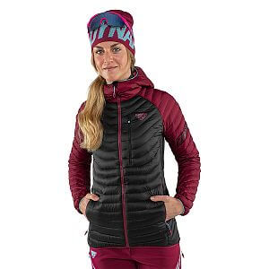 Dynafit Radical Down RDS Hooded Jacket W beet red přední pohled na postavě detail