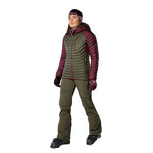 Dynafit Radical Down RDS Hooded Jacket W burgundy přední pohled na postavě