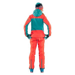 Dynafit Radical Gore-Tex Jacket Women hot coral zadní pohled na postavě