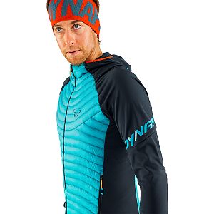 Dynafit Speed Insulation Hybrid Jacket M storm blue boční pohled na postavě