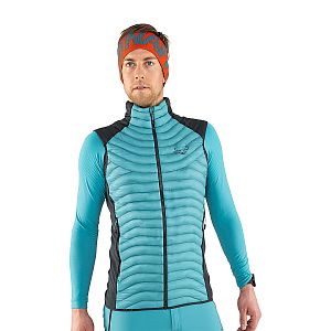 Dynafit Speed Insulation Vest Men storm blue přední pohled na postavě