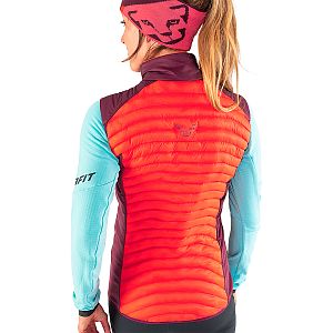 Dynafit Speed Insulation Vest Women hot coral zadní pohled na postavě detail