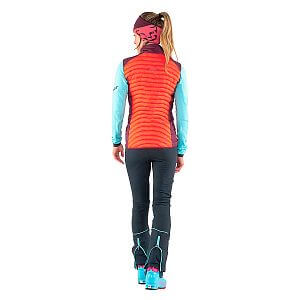 Dynafit Speed Insulation Vest Women hot coral zadní pohled na postavě