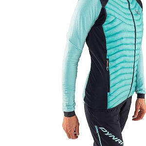 Dynafit Speed Insulation Vest Women marine blue přední pohled na postavě detail