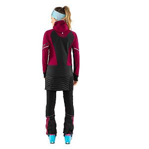 Dynafit Speed Softshell Jacket W beet red zadní pohled na postavě