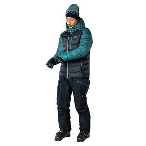 Dynafit Tigard Down Jacket M storm blue přední pohled na postavě