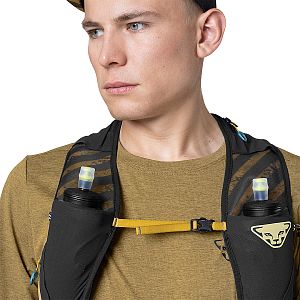 Dynafit Trail 6 Vest black out/tobacco detail zapínání na hrudi