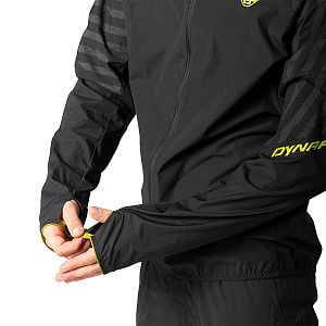 Dynafit Trail Reflective Wind JKT M black out pánská běžecká reflexní bunda s kapucí otvory na palce
