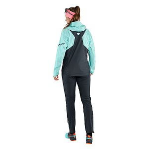 Dynafit Transalper Gore-Tex Jacket W marine blue/blueberry zadní pohled na postavě