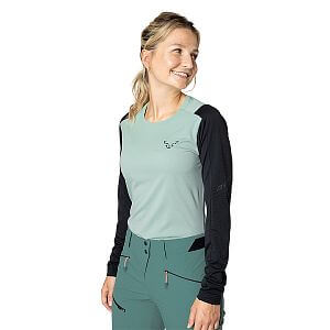 Dynafit Transalper L/S Tee W jadelite detail na postavě přední strana 