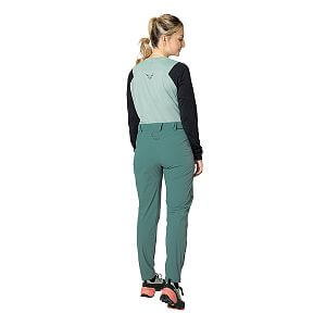 Dynafit Transalper L/S Tee W jadelite detail na postavě zadní strana