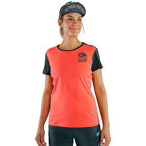 Dynafit Transalper Light Shirt W coral detail na postavě