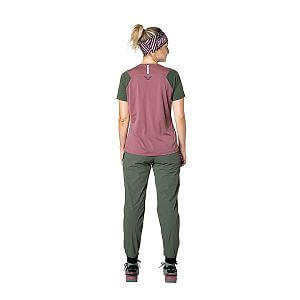 Dynafit Transalper S/S Tee W dark rose zadní pohled na postavě