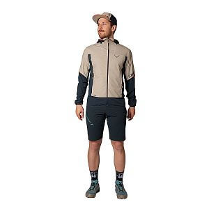 Dynafit Traverse Alpha® Hooded Jacket Men rock khaki přední pohled na postavě