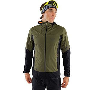 Dynafit Traverse Alpha® Hooded Jacket Men winter moss přední pohled na postavě