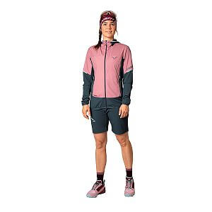 Dynafit Traverse Alpha® Hooded Jacket Women mokarosa přední pohled na postavě