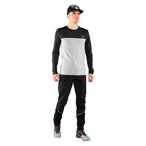 Dynafit Traverse S-Tech L/S Tee M black out alloy přední pohled na postavě