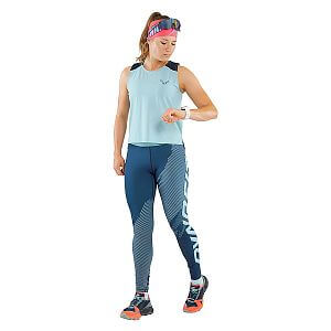 Dynafit Ultra Graphic Long Tights W blueberry marine blue přední pohled na postavě