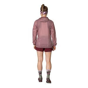 Dynafit Vertical Wind 72 Jacket W mokarosa zadní pohled na postavě