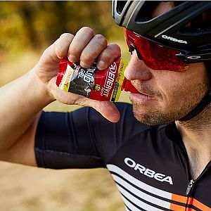 Enervit Liquid Gel Competition s kofeinem - citrus energetický gel s příchutí citrusu a kofeinem rychlá energie