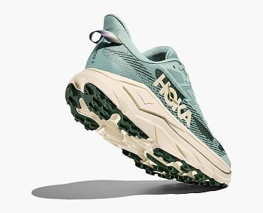 Hoka Challenger 8 M jade / truffle salt boční pohled