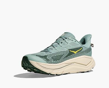 Hoka Challenger 8 M jade / truffle salt boční pohled