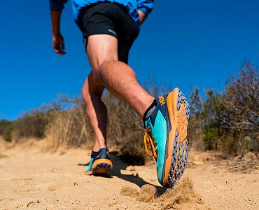 Hoka One One M Zinal blazing orange / persimmon orange5