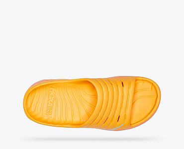 Hoka One One Ora Recovery Slide U amber yellow / shell coral horní pohled
