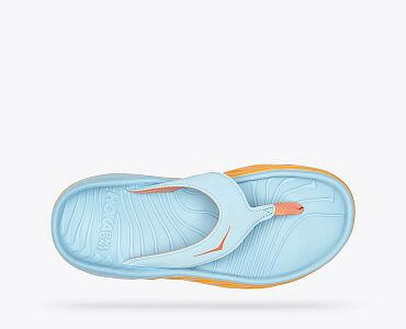 Hoka One One W Ora Recovery Flip summer song / amber yellow detail pohled z hora
