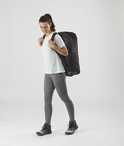 LC1516600-Salomon-Outlife-Duffel-45-ebony-black-backpack