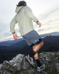 Mizuno Neo Accera U dawn blue /lightning yellow / black běžecké trailové unisex boty na Runsport.cz