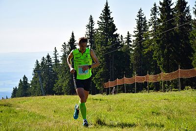Ondra Fejfar bere body na švěťáku v běhu do vrchu v Krkonoších
