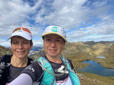 Runsporťačky Péťa s Marcelkou vítězí na etapáku Pyrenees stage run