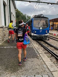 Runsporťačky Péťa s Marcelkou vítězí na etapáku Pyrenees stage run