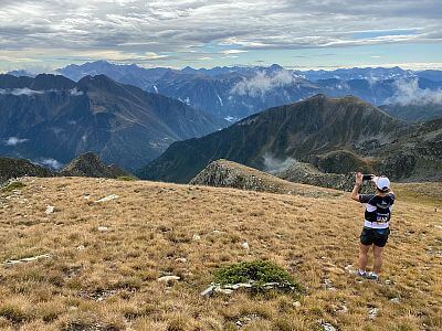 Runsporťačky Péťa s Marcelkou vítězí na etapáku Pyrenees stage run