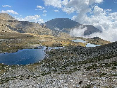 Runsporťačky Péťa s Marcelkou vítězí na etapáku Pyrenees stage run