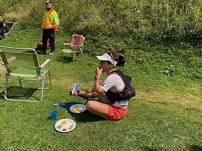 Runsporťačky Péťa s Marcelkou vítězí na etapáku Pyrenees stage run