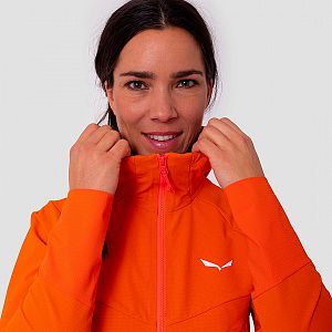 Salewa Agner DST Jacket W red orange detail kapuce