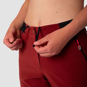 Salewa Pedroc DST Shorts W syrah přední pohled na postavě detail pas