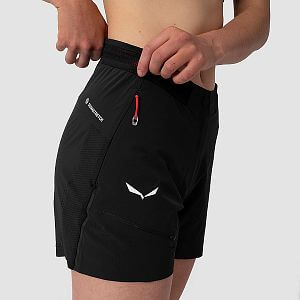 Salewa Pedroc Pro Cargo Shorts W black out dámské turistické kraťasy na speedhiking