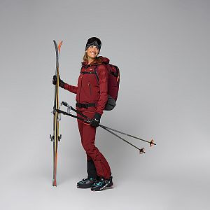 Salewa Sella DST Vest W syrah zadní pohled na postavě