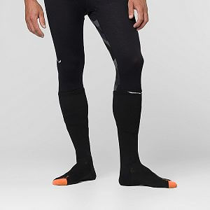 Salewa Sella Pure MTN AM Sock M black out přední pohled na postavě