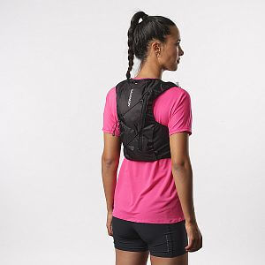 Salomon Active Skin 4 No Flasks black/metal zadní pohled na postavě