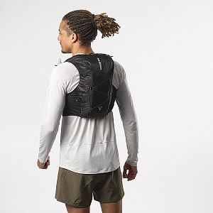 Salomon Active Skin 8 Set black/metal běžecká trailová vesta zadní pohled