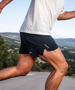 Salomon Sense Aero Stow 5" Shorts M deep black pánské běžecké šortky