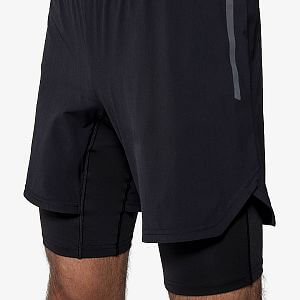 Swix šortky Pace Hybrid Shorts M Black detail přední pohled na postavě