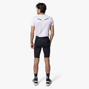 Swix šortky Pace Light Shorts M Black zadní pohled na postavě