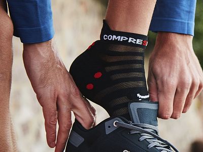 XU00051B_906-Compressport-Pro-Racing-Socks-V4-running